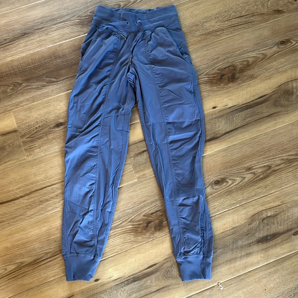 Lululemon dance joggers - Picture 1 of 2